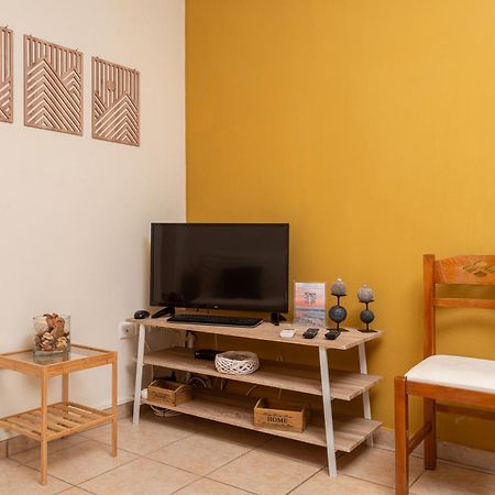 Mini Art Apartments Gerani  Luaran gambar
