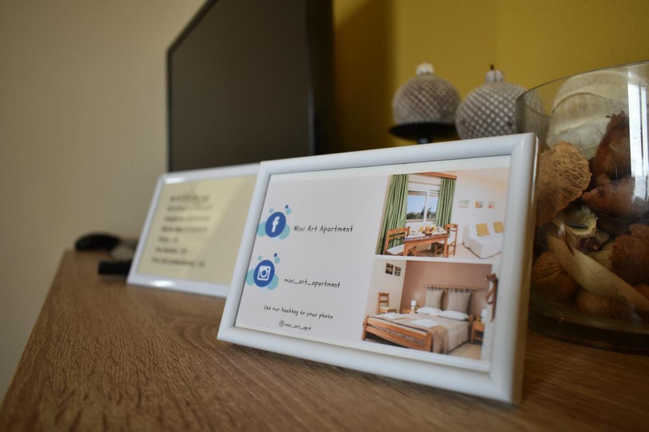 Mini Art Apartments Gerani  Luaran gambar