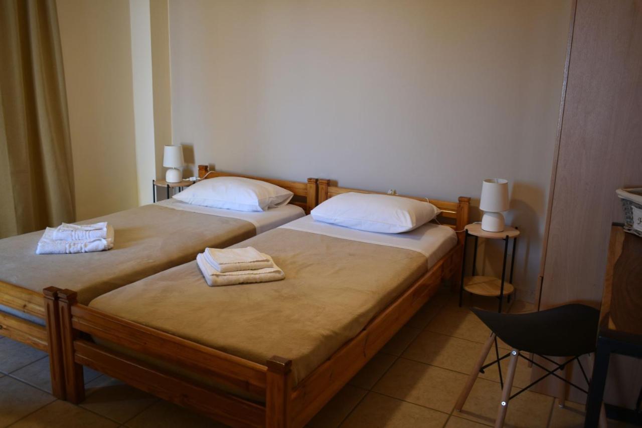 Mini Art Apartments Gerani  Luaran gambar