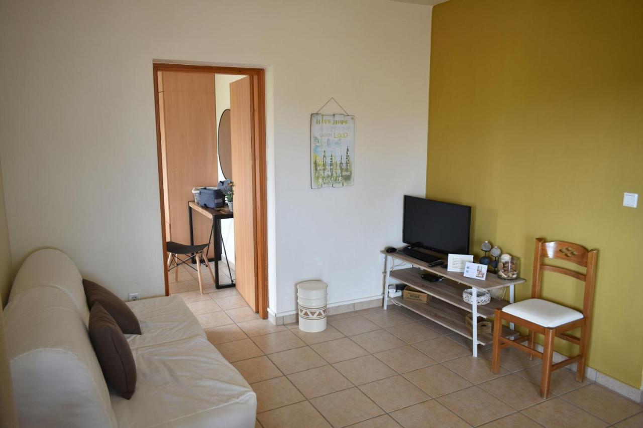 Mini Art Apartments Gerani  Luaran gambar