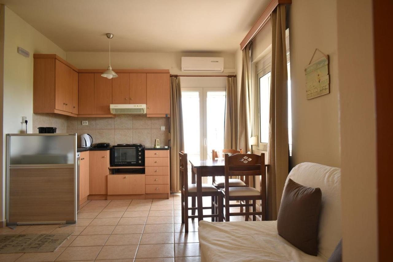 Mini Art Apartments Gerani  Luaran gambar