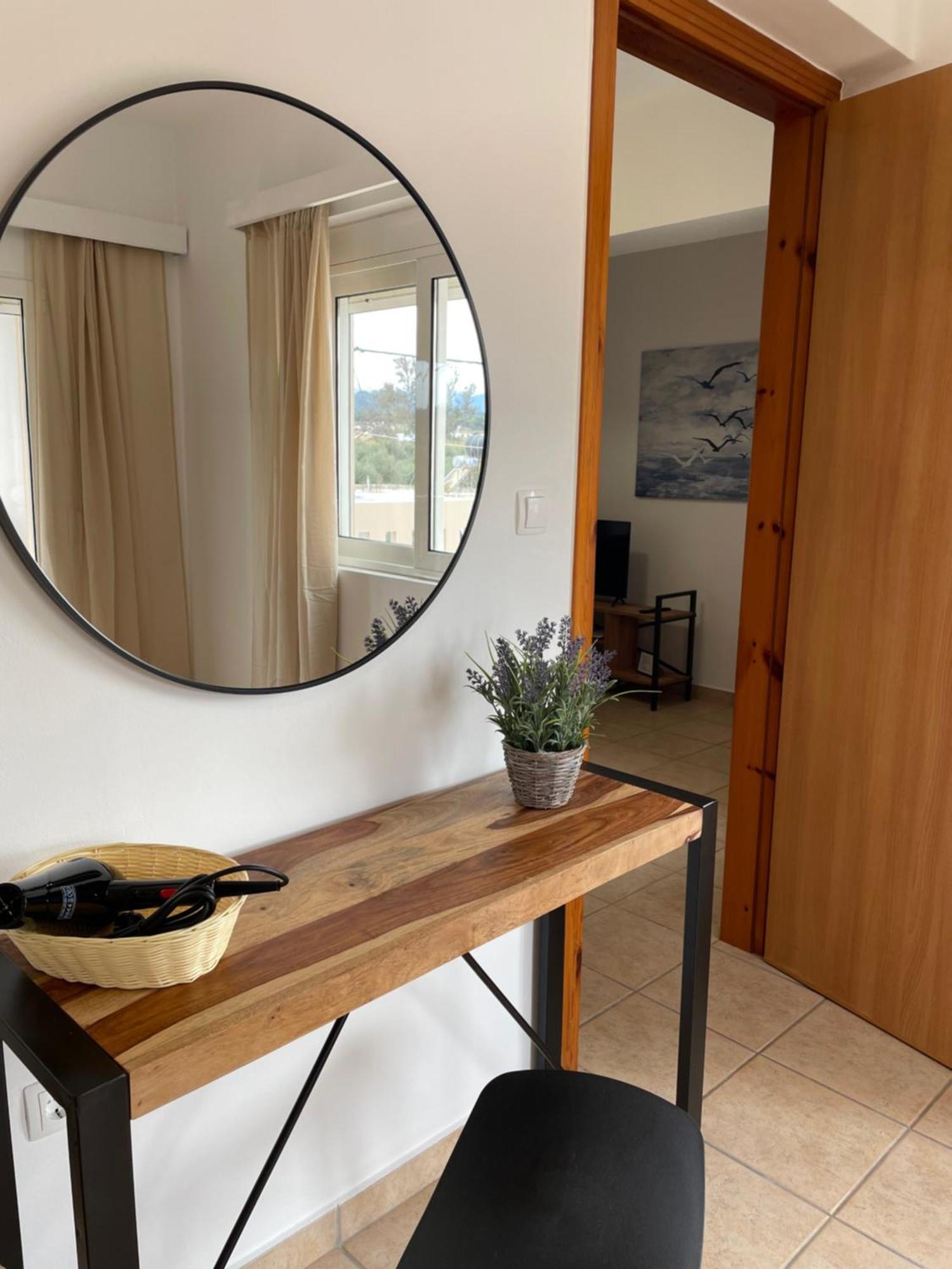 Mini Art Apartments Gerani  Luaran gambar