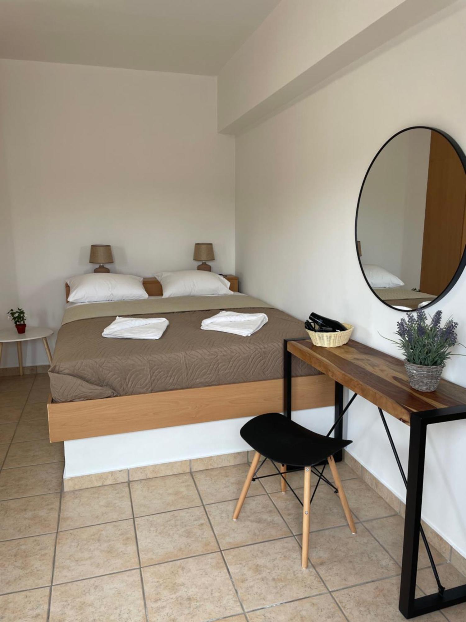 Mini Art Apartments Gerani  Luaran gambar