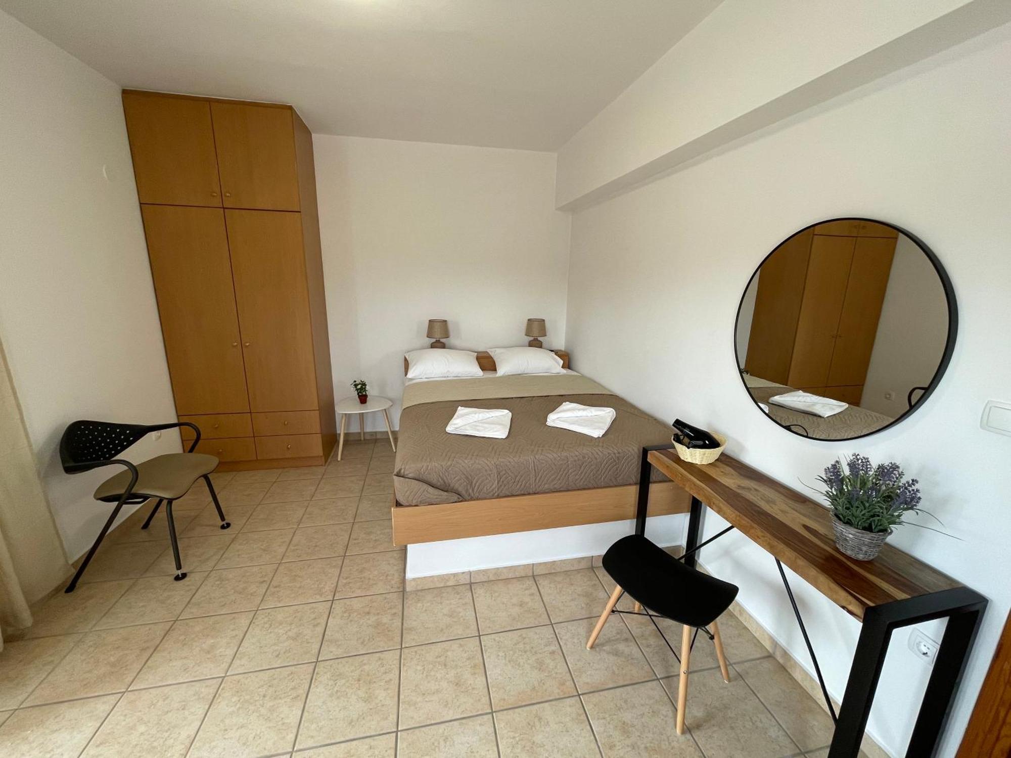 Mini Art Apartments Gerani  Luaran gambar
