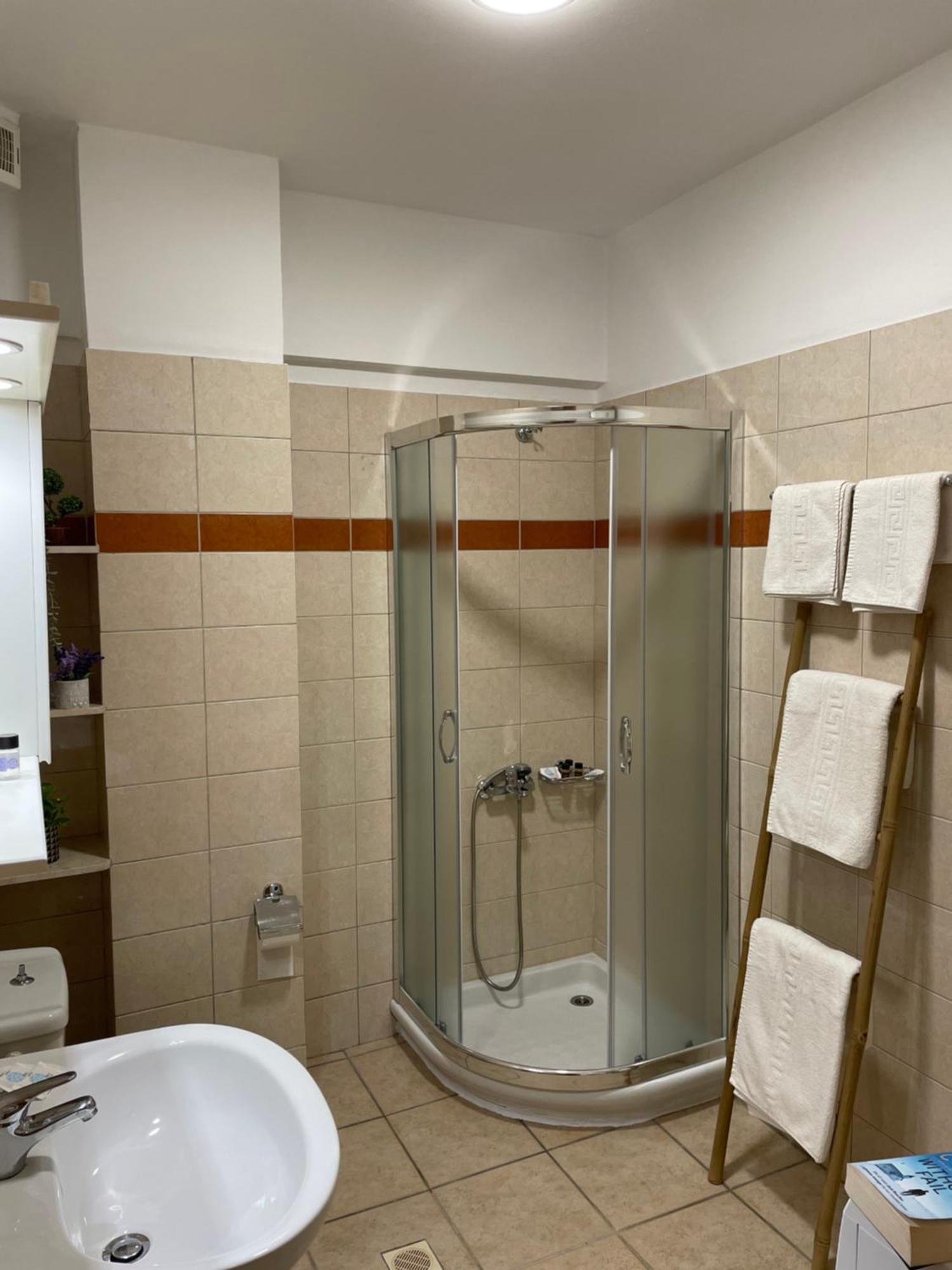 Mini Art Apartments Gerani  Luaran gambar