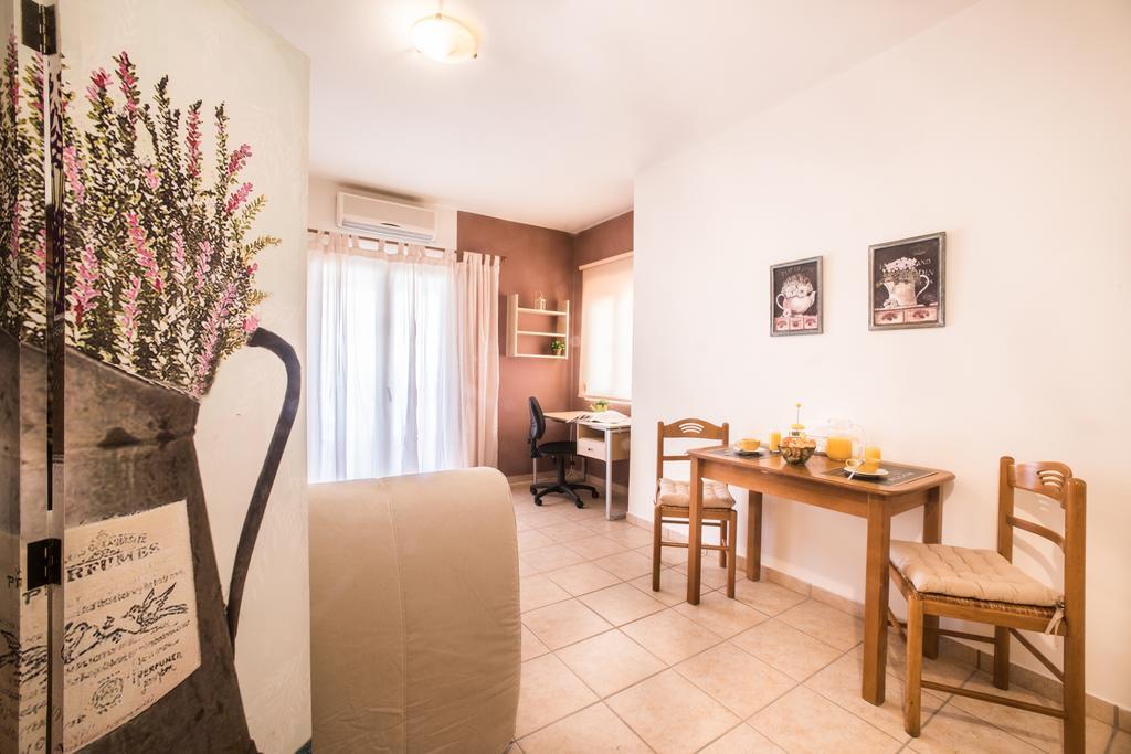 Mini Art Apartments Gerani  Luaran gambar